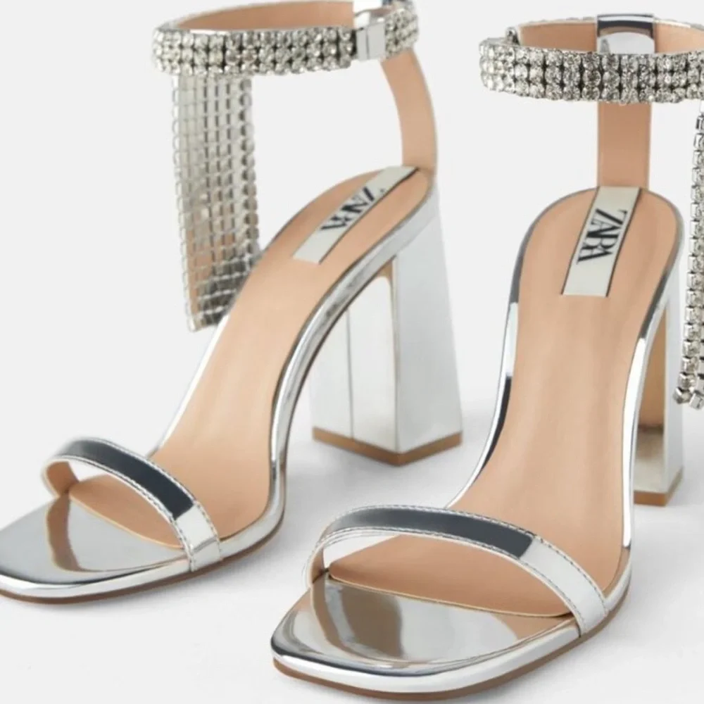 🤍 ZARA METALLIC RHINESTONE BLOCK HEELED SANDALS - Picture 4 of 7